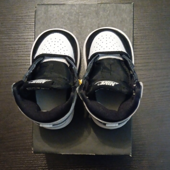 Jordan 1 Retro High OG (TD) Black and White Kids' Sneakers 3c NWBOX - Picture 6 of 10
